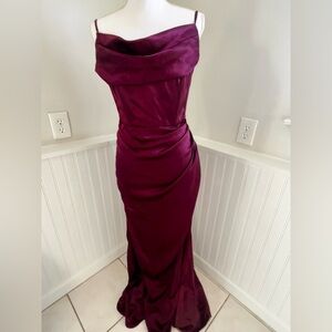 Elegant Strapless Purple Wedding Dress
